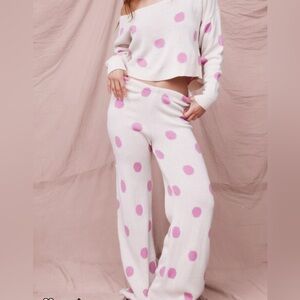 Pink polka dots set. NWT very nice set colorful thick material . Size Large